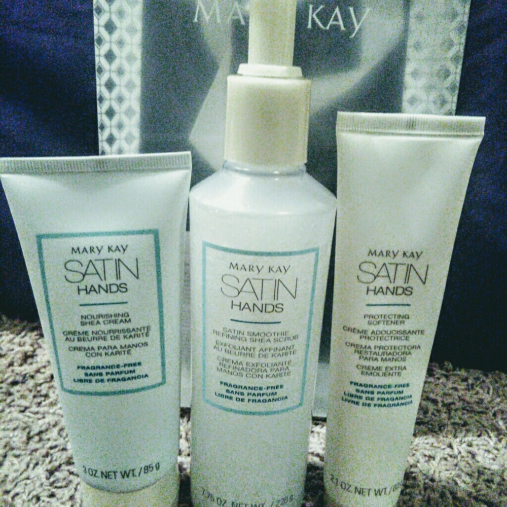 Mary Kay satin hands gift set